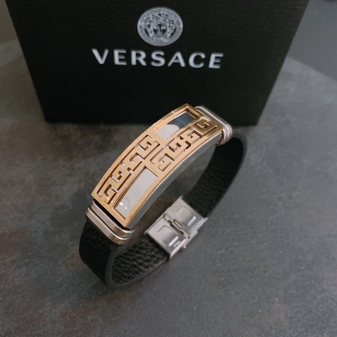 Versace AAA+
 Jewelry Bracelet Set With Diamonds Cowhide