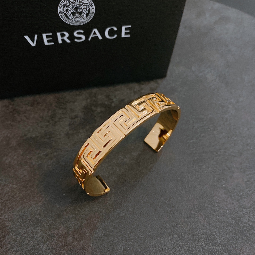 High Quality Designer Replica
 Versace Jewelry Bracelet Set With Diamonds