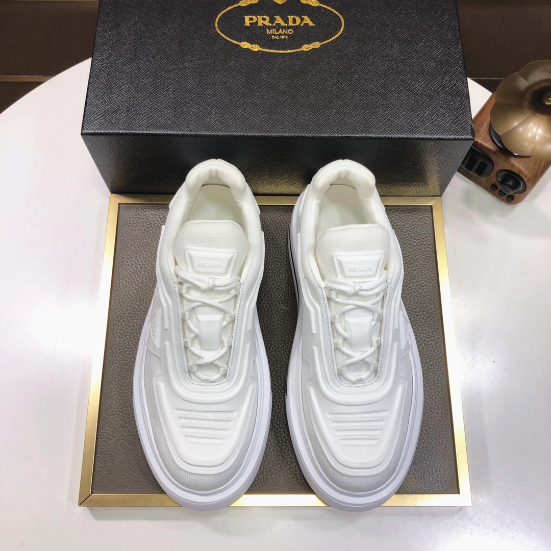 K0 Prada 普拉达 顶级原单，多色可选2020当季，高品质原单牛货，顶级原厂透气面料+进口滴胶，内里进口弹力布配原版牛皮垫脚，原厂气垫大底品质保证码38-4445定做