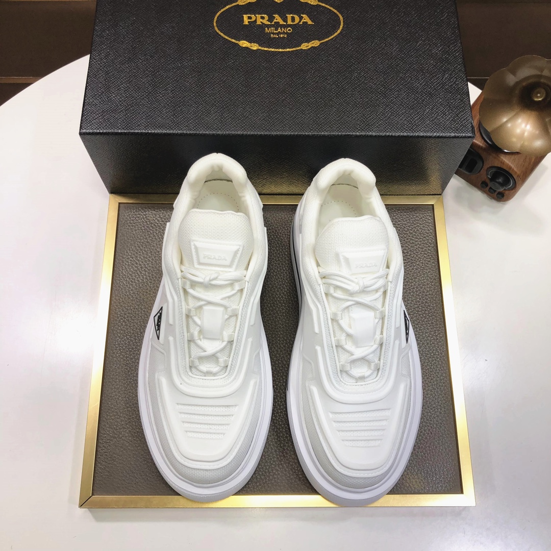 K0 Prada 普拉达 顶级原单，多色可选2020当季，高品质原单牛货，顶级原厂透气面料+进口滴胶，内里进口弹力布配原版牛皮垫脚，原厂气垫大底品质保证码38-4445定做