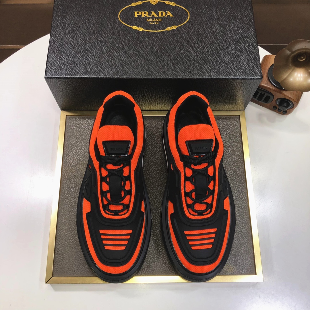 K0 Prada 普拉达 顶级原单，多色可选2020当季，高品质原单牛货，顶级原厂透气面料+进口滴胶，内里进口弹力布配原版牛皮垫脚，原厂气垫大底品质保证码38-4445定做