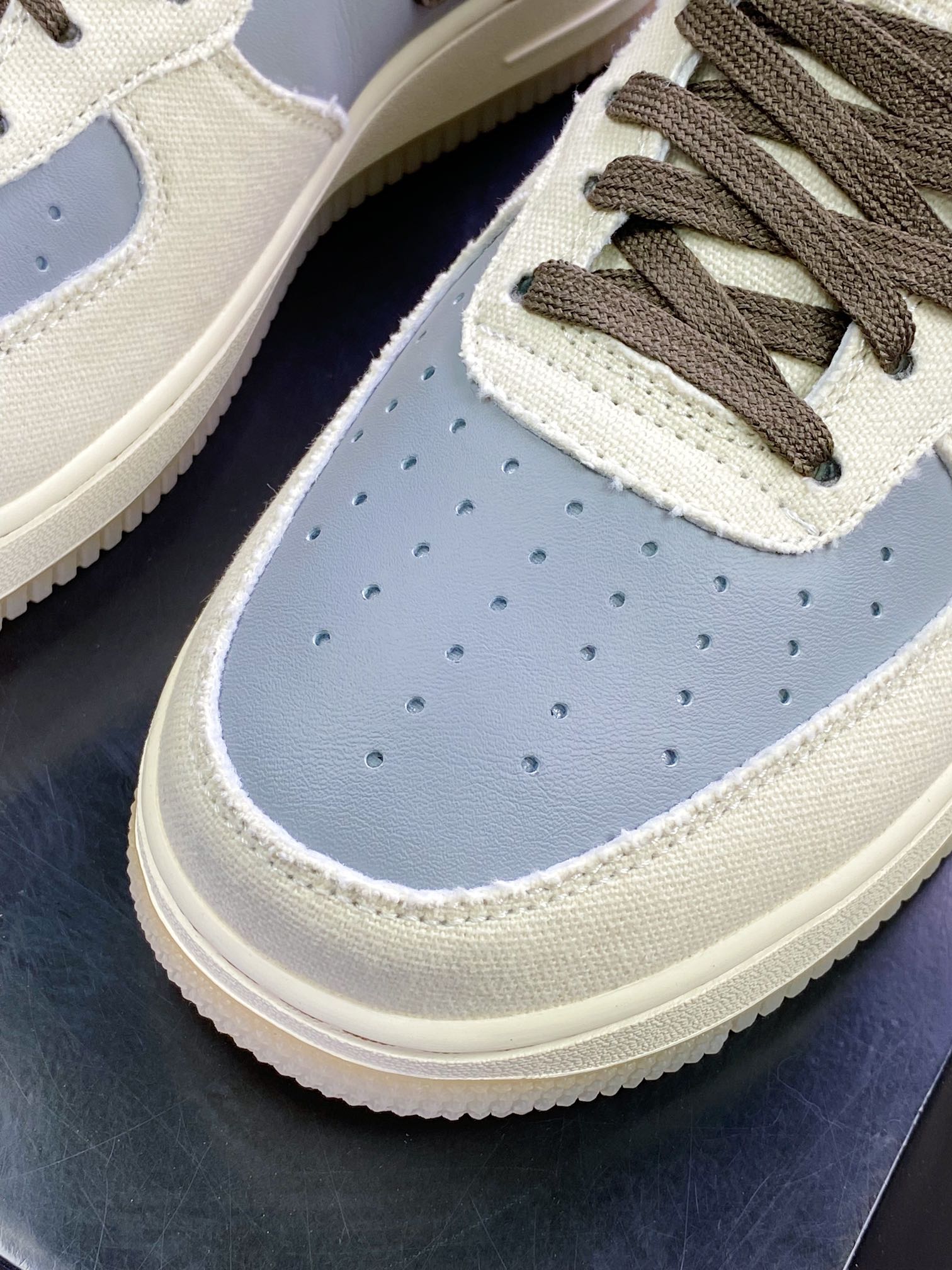 260 Sony PlayStation 5 x Travis Scott特拉维斯·斯科特 x Air Force 1 '07 Mid”PS5”空军一号BQ5828-202