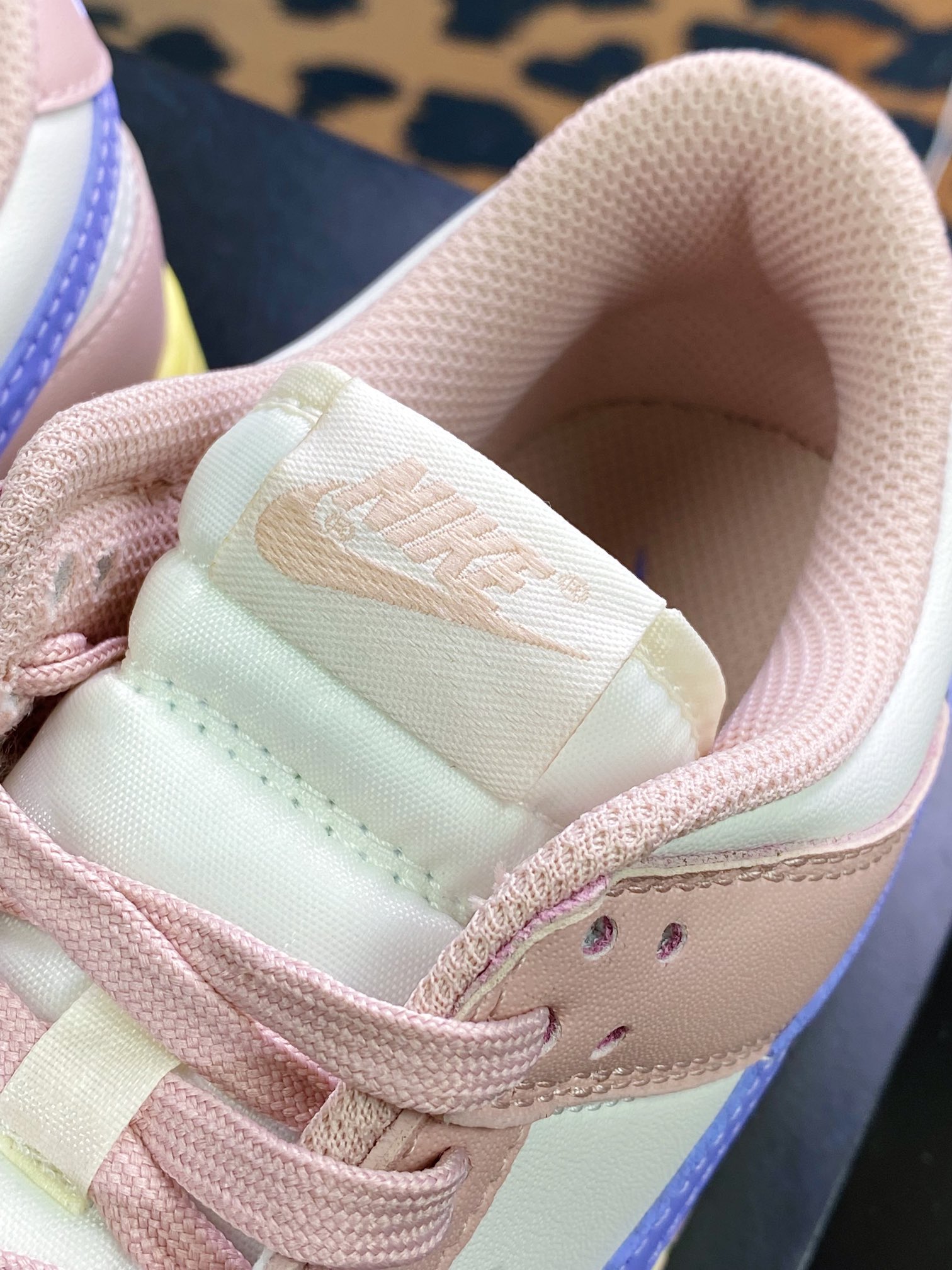 300 WMNS SB Dunk Low Pro”Pink Oxford”扣篮系列低帮休闲运动滑板板鞋DD1503-601