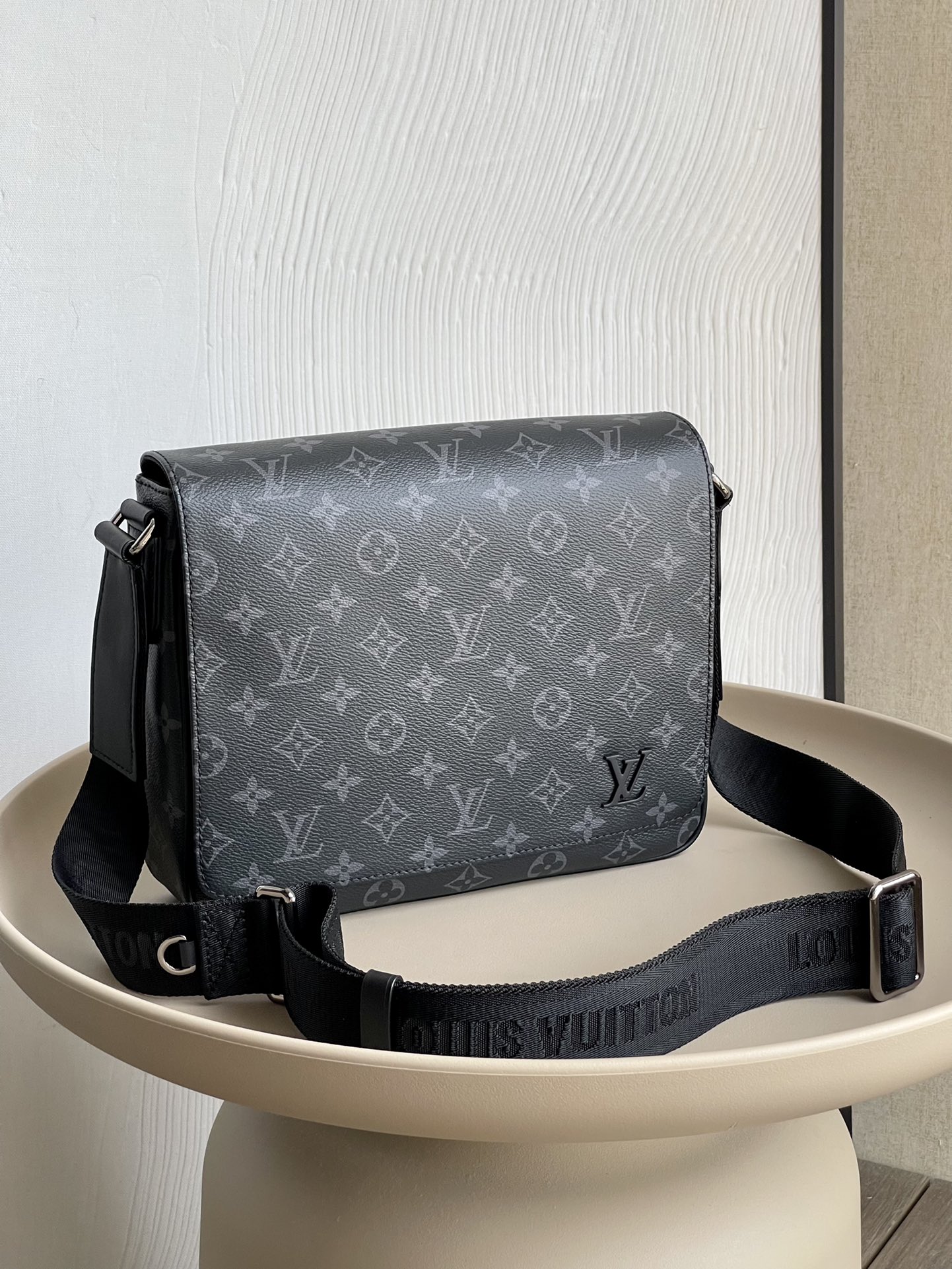 Louis Vuitton Messenger Bags Black Monogram Canvas M46255