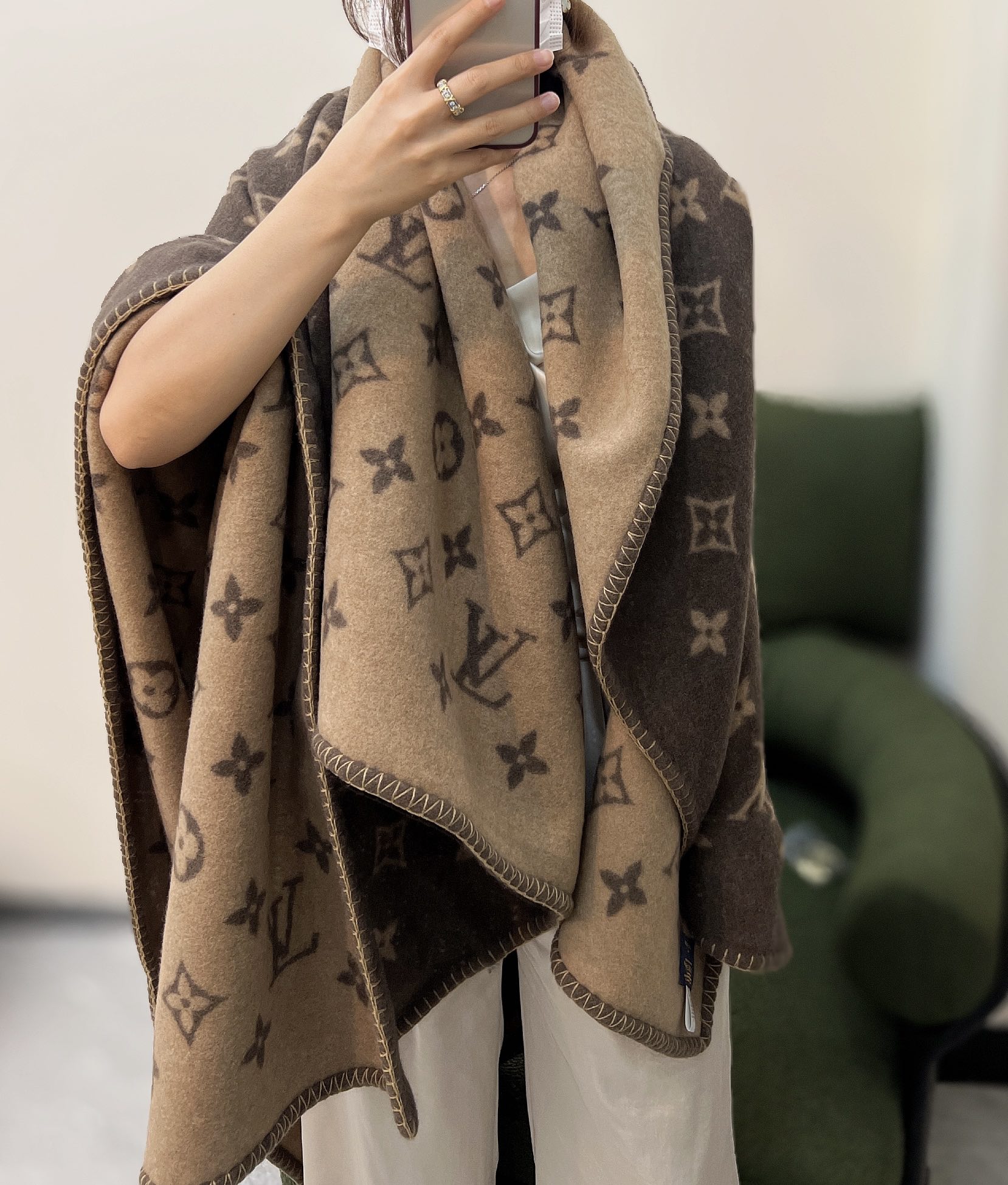 LV路易威登Neo monogram毯子m70439