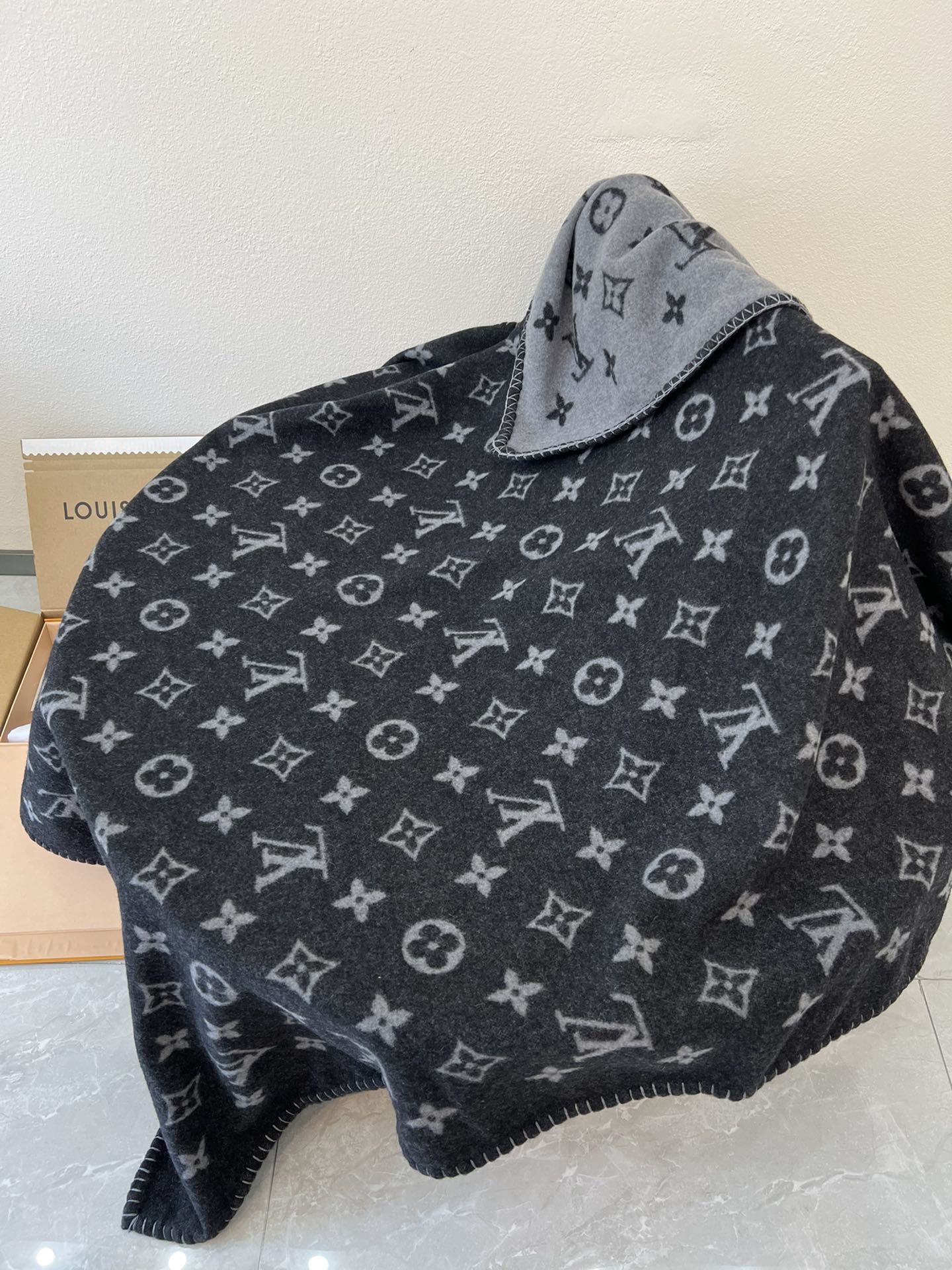 LV路易威登Neo monogram毯子m76032