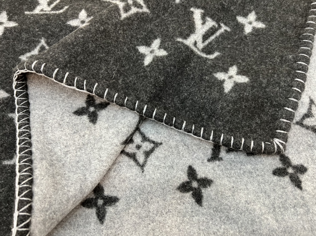 LV路易威登Neo monogram毯子m76032