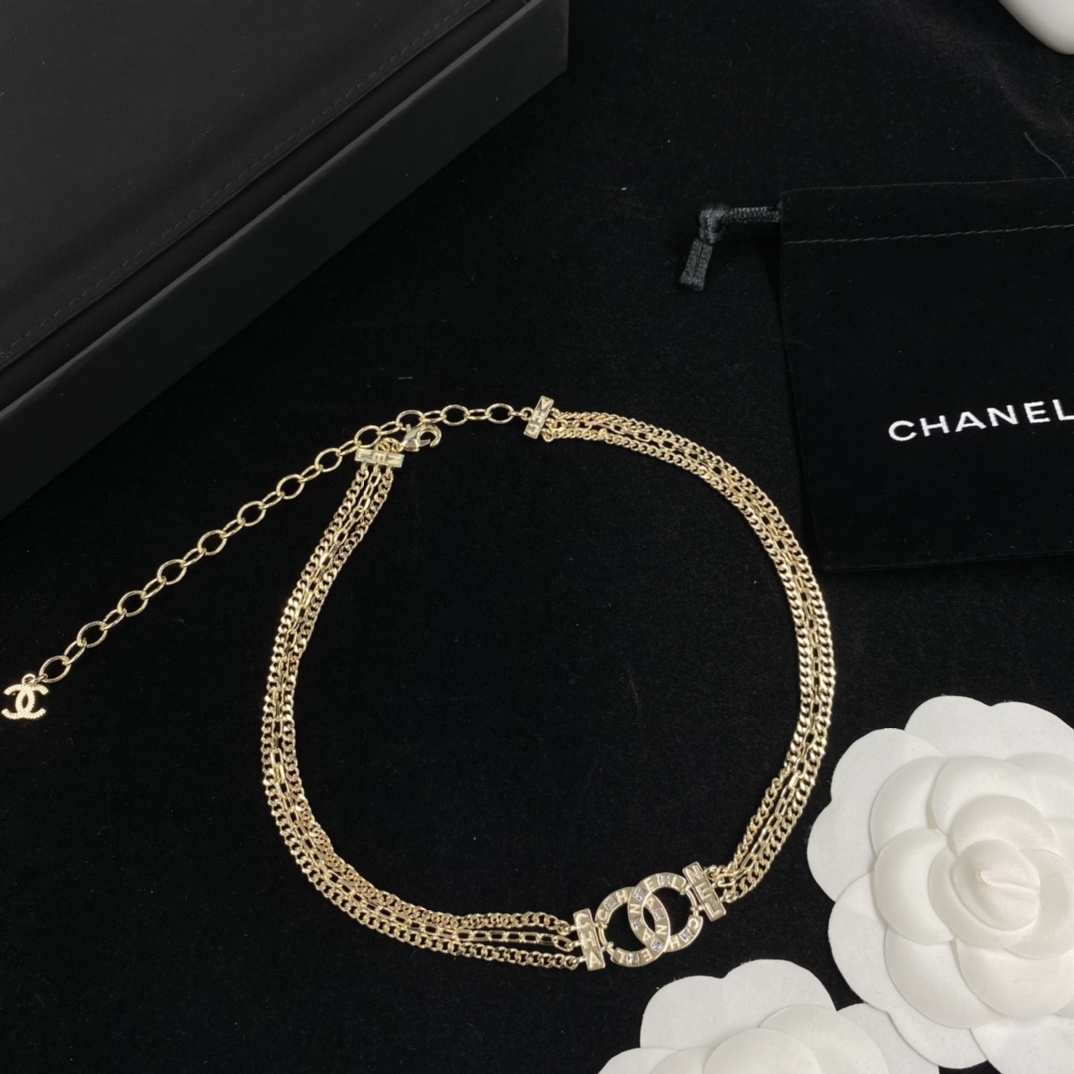 Chanel luxury necklace 2