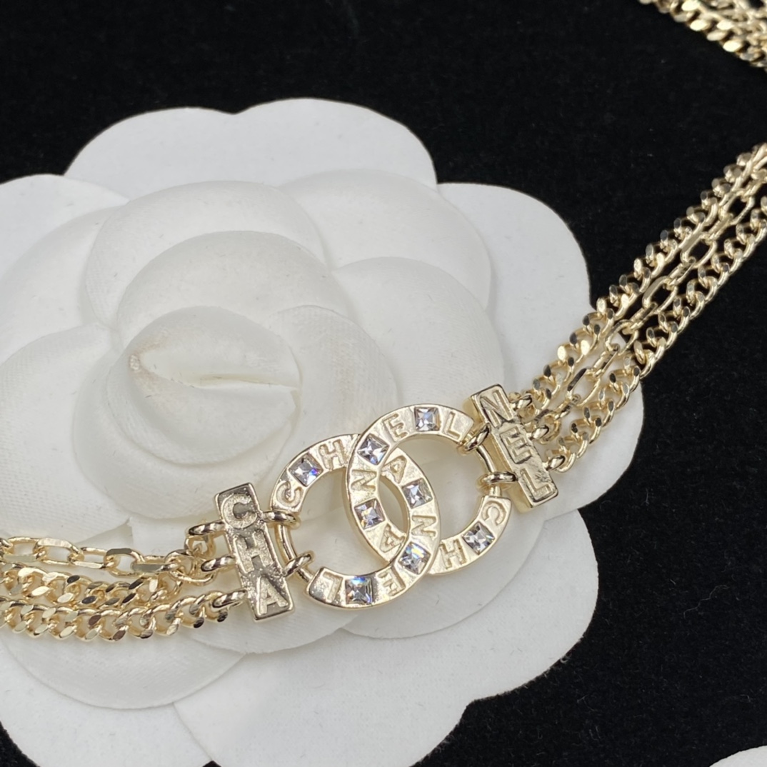 Chanel luxury necklace 3