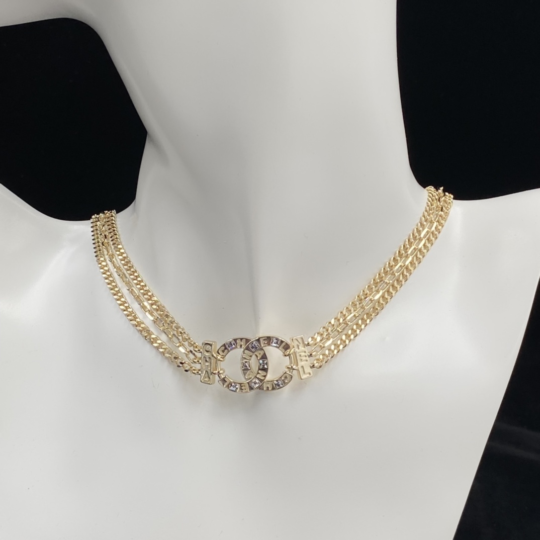 Chanel luxury necklace 4