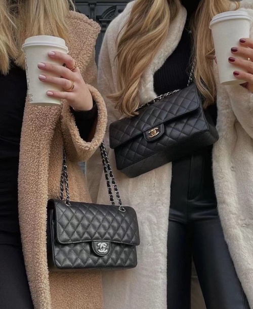 Chanel Classic Flap Bag: An Investment in Timeless Style and Elegance 1 Chanel Classic Flap Bag: An Investment in Timeless Style and Elegance
