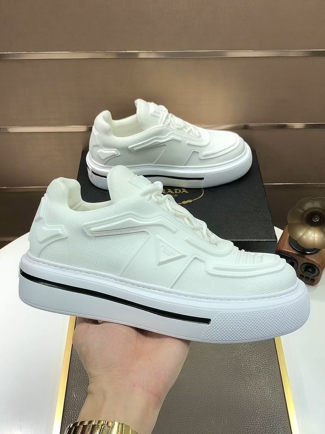 K0 Prada 普拉达 顶级原单，多色可选2020当季，高品质原单牛货，顶级原厂透气面料+进口滴胶，内里进口弹力布配原版牛皮垫脚，原厂气垫大底品质保证码38-4445定做