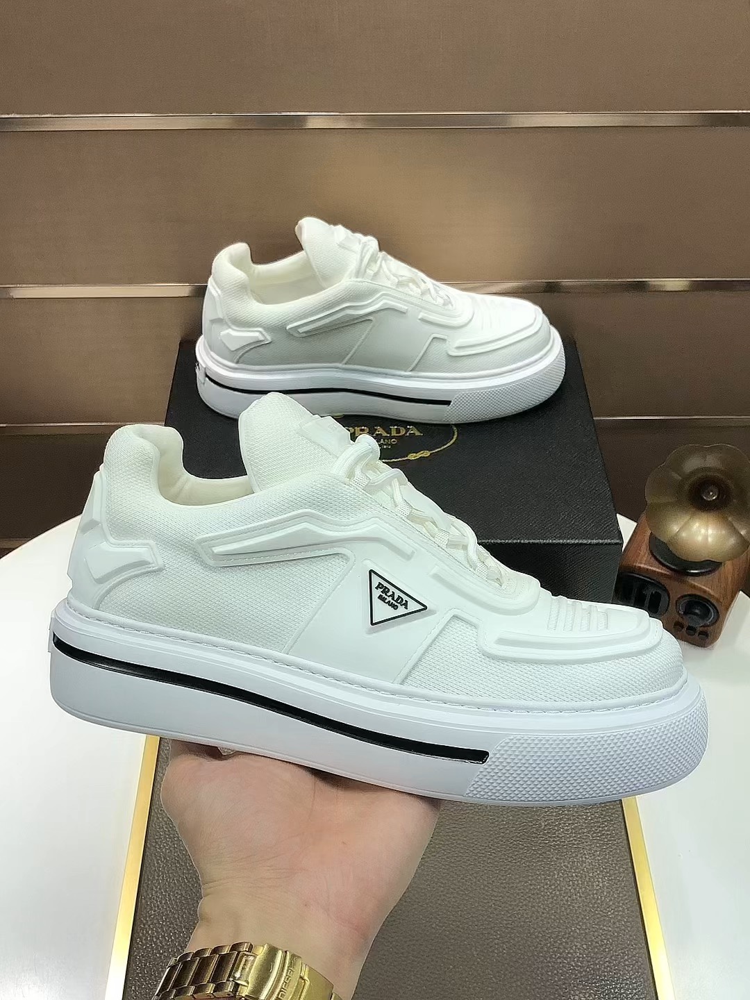 K0 Prada 普拉达 顶级原单，多色可选2020当季，高品质原单牛货，顶级原厂透气面料+进口滴胶，内里进口弹力布配原版牛皮垫脚，原厂气垫大底品质保证码38-4445定做