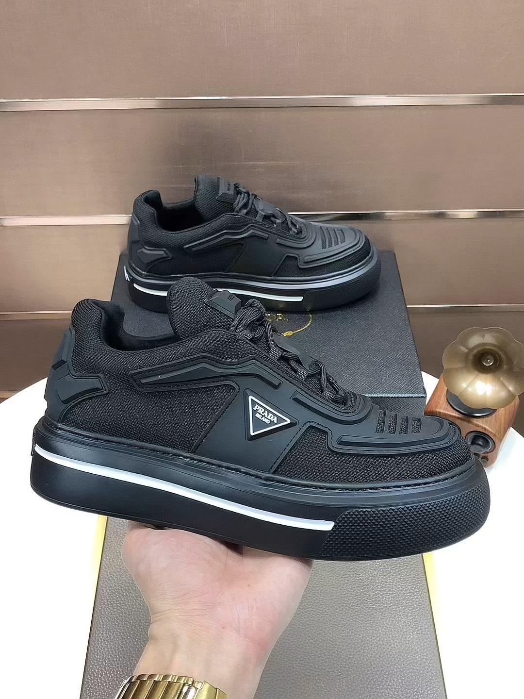 K0 Prada 普拉达 顶级原单，多色可选2020当季，高品质原单牛货，顶级原厂透气面料+进口滴胶，内里进口弹力布配原版牛皮垫脚，原厂气垫大底品质保证码38-4445定做