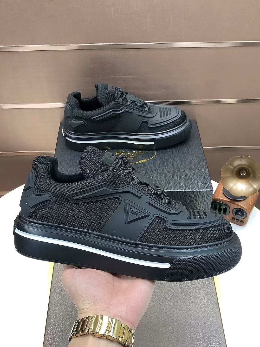 K0 Prada 普拉达 顶级原单，多色可选2020当季，高品质原单牛货，顶级原厂透气面料+进口滴胶，内里进口弹力布配原版牛皮垫脚，原厂气垫大底品质保证码38-4445定做