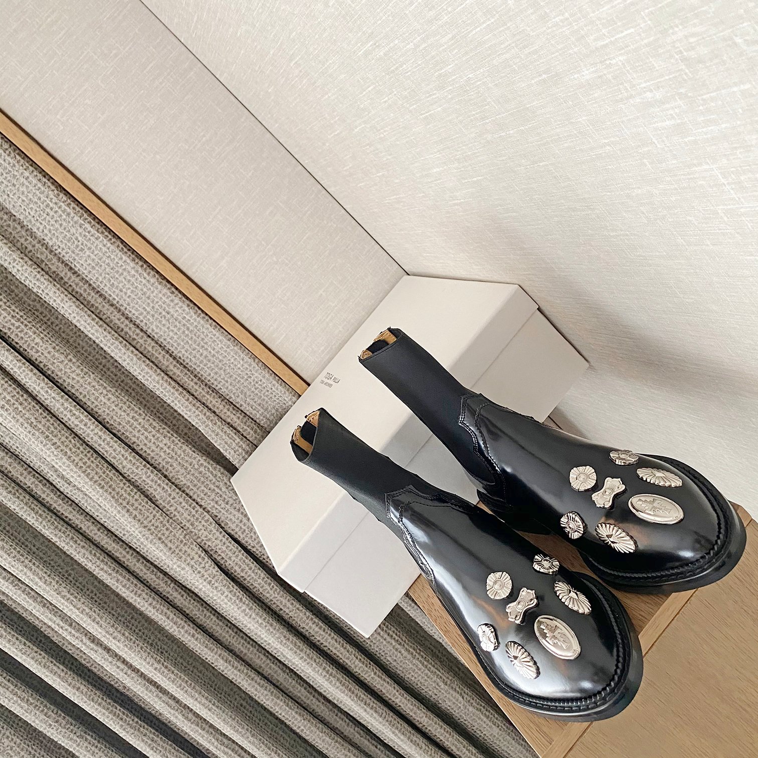 Trendy P750 Toga Pulla Bulletproof Boots: Fall/Winter 2022 Fashion Focus - 图片 3