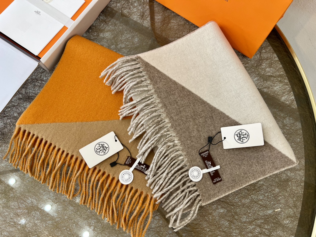 Hermes爱马仕男女通用款式双面羊绒围巾