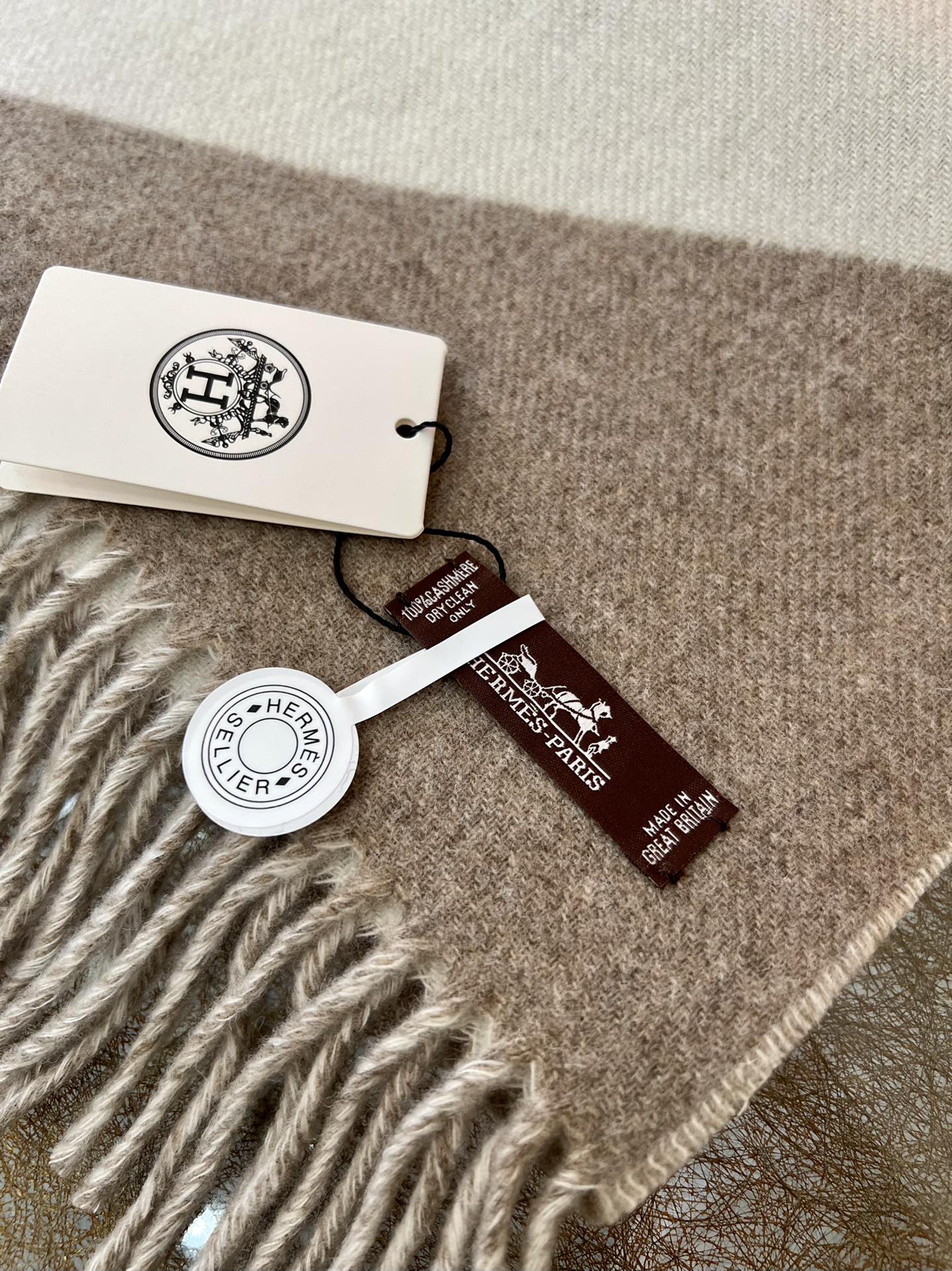 Hermes爱马仕男女通用款式双面羊绒围巾