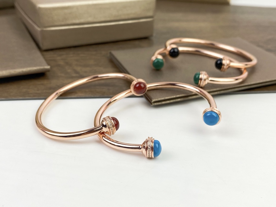 “Vintage Count Ossession Rose Gold Bracelet with Gemstones and Diamonds” - 图片 3