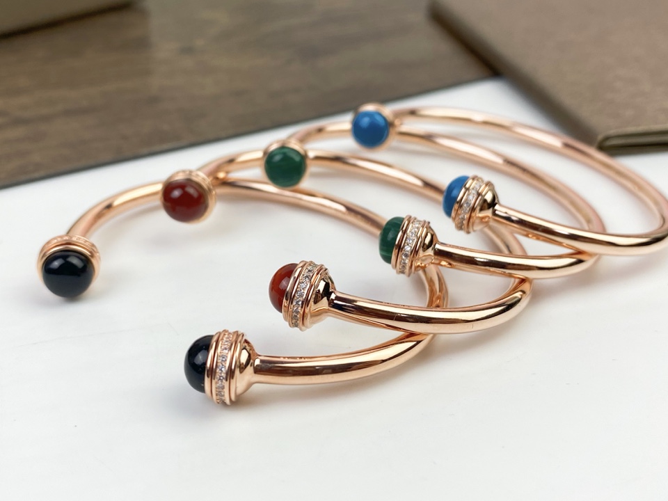 “Vintage Count Ossession Rose Gold Bracelet with Gemstones and Diamonds” - 图片 4