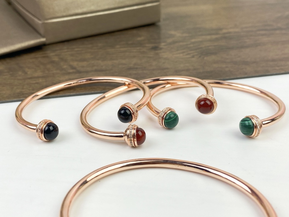 “Vintage Count Ossession Rose Gold Bracelet with Gemstones and Diamonds” - 图片 5