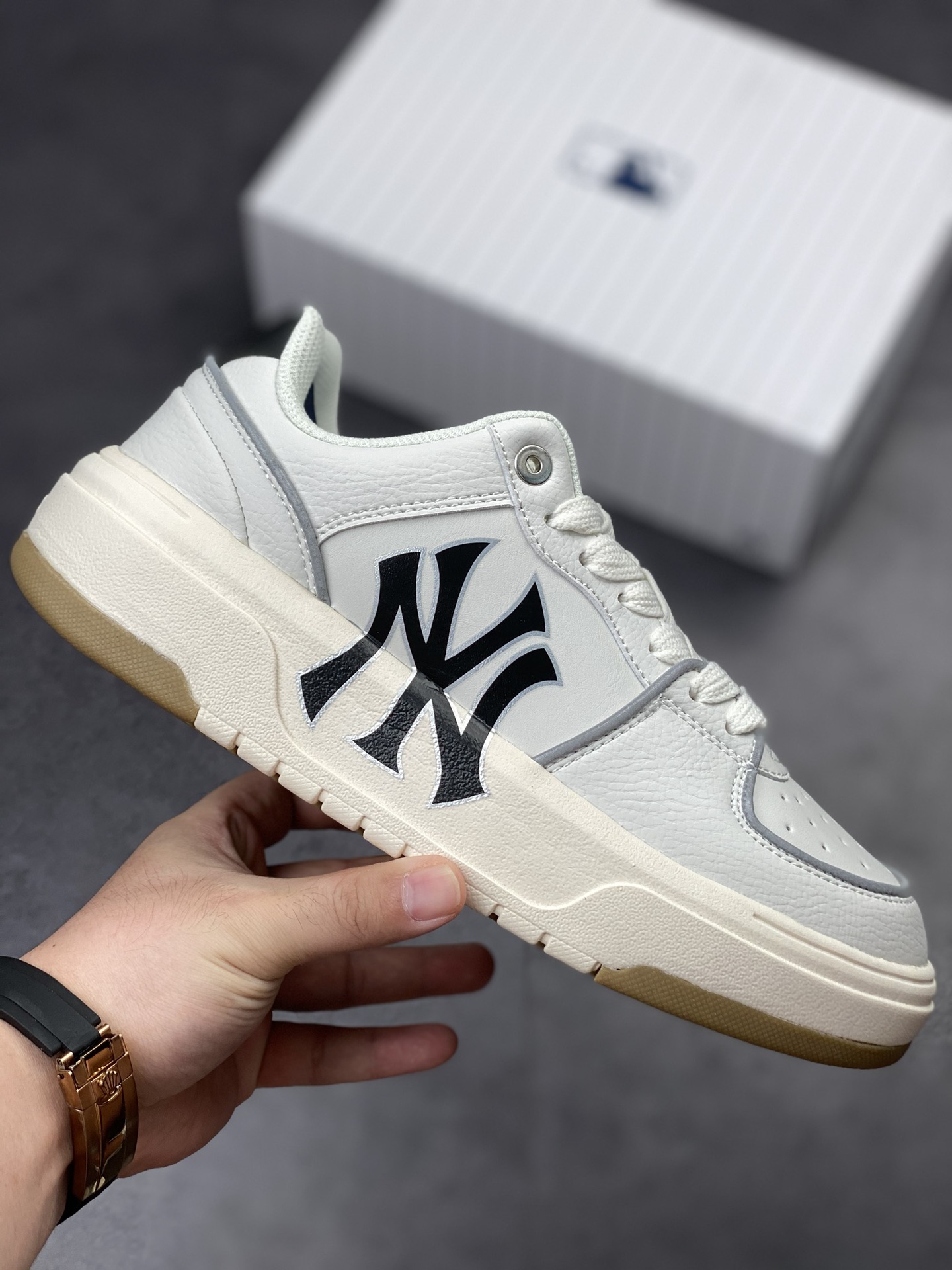 MLB Chunky Liner New York Yankees Senior Shoe Series Low Top Dad Style