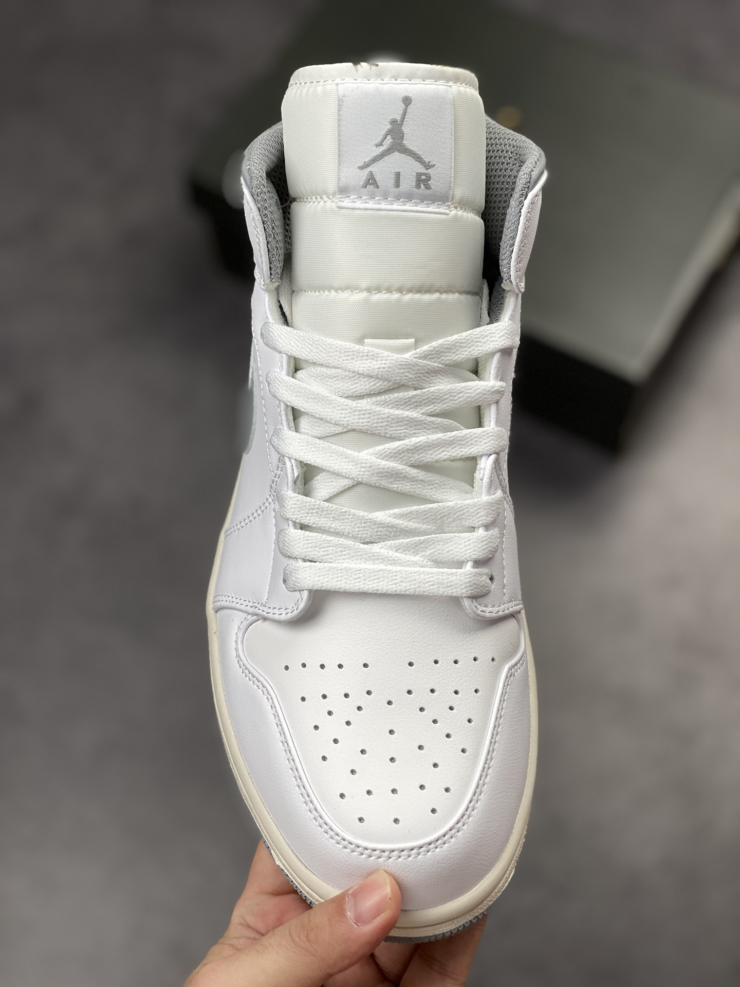 220 Air Jordan 1 Mid  天猫贸外客户订单 554724-135