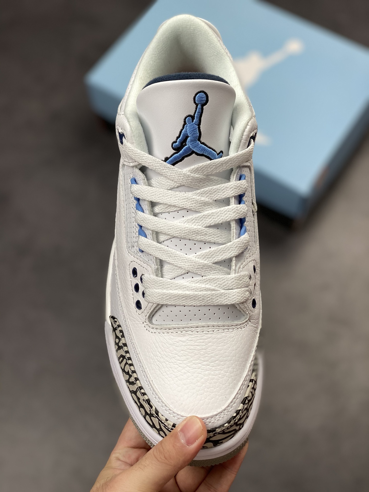 300 Air Jordan 3 Retro ”UNC” 北卡蓝配色 CT8532-104