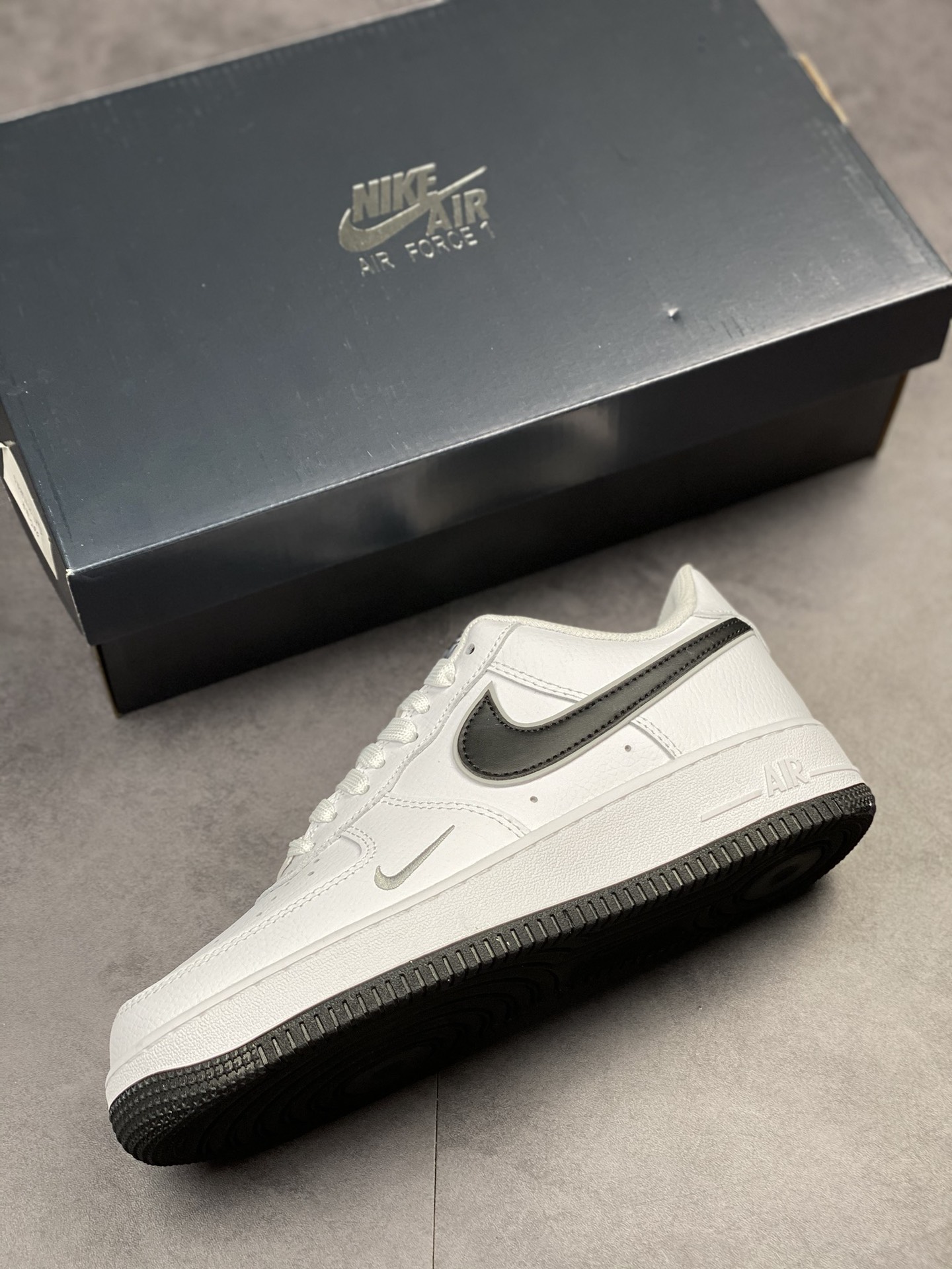 200 Nike Air Force 1 Low 07 白黑迷你勾 DX9269-100