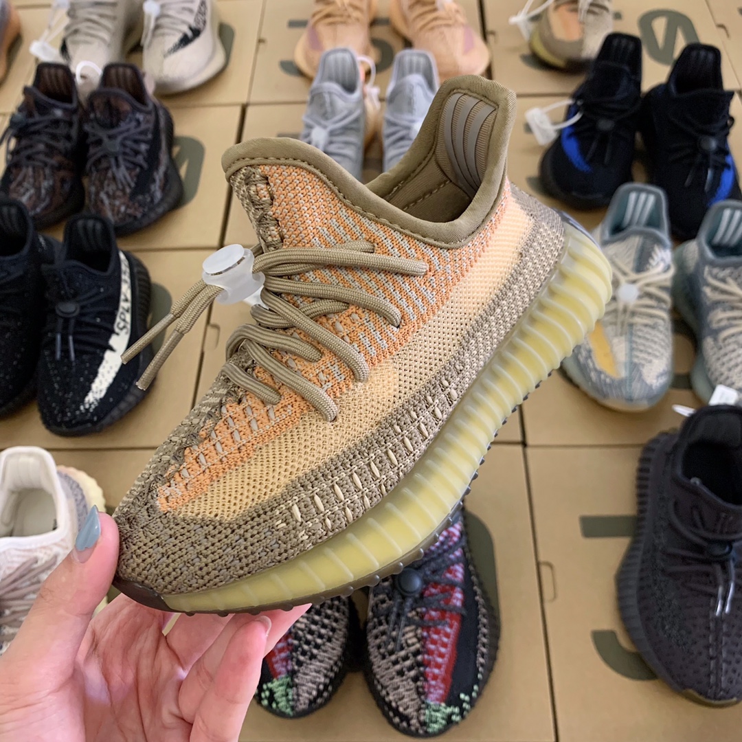 图片[6]-纯实拍🔰一眼心动💗的Yeezy350系列来啦！ 顶配版仅需‼️抢✊🏻 不得不说yeezy350真的是很吃香！ 椰子的颜值实在高🤞🏻而且超级好搭配！重点是脚感无敌好～实在太好穿‼️真爆底✨踩屎感😍品质好到不用夸哈💯💯肉眼可以看到的绝。-选品中心