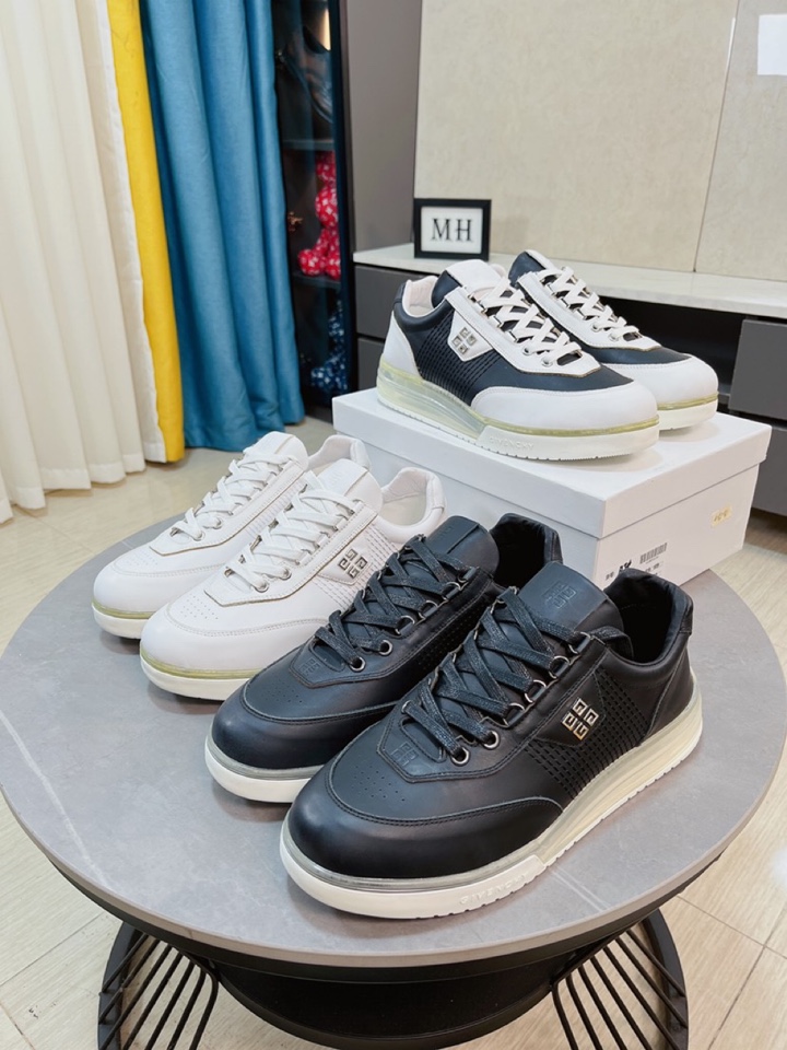 J5 Givenchy 纪梵希   ·高端版本 专柜同步发售鞋面：意大利进口品牌logo印花布匹 尽显奢华,羊皮内里加上双层组合,脚感舒适,鞋底：原厂特供气垫tup发泡大底,轻便,舒适,随意进出专柜 码数38到44,专柜包装