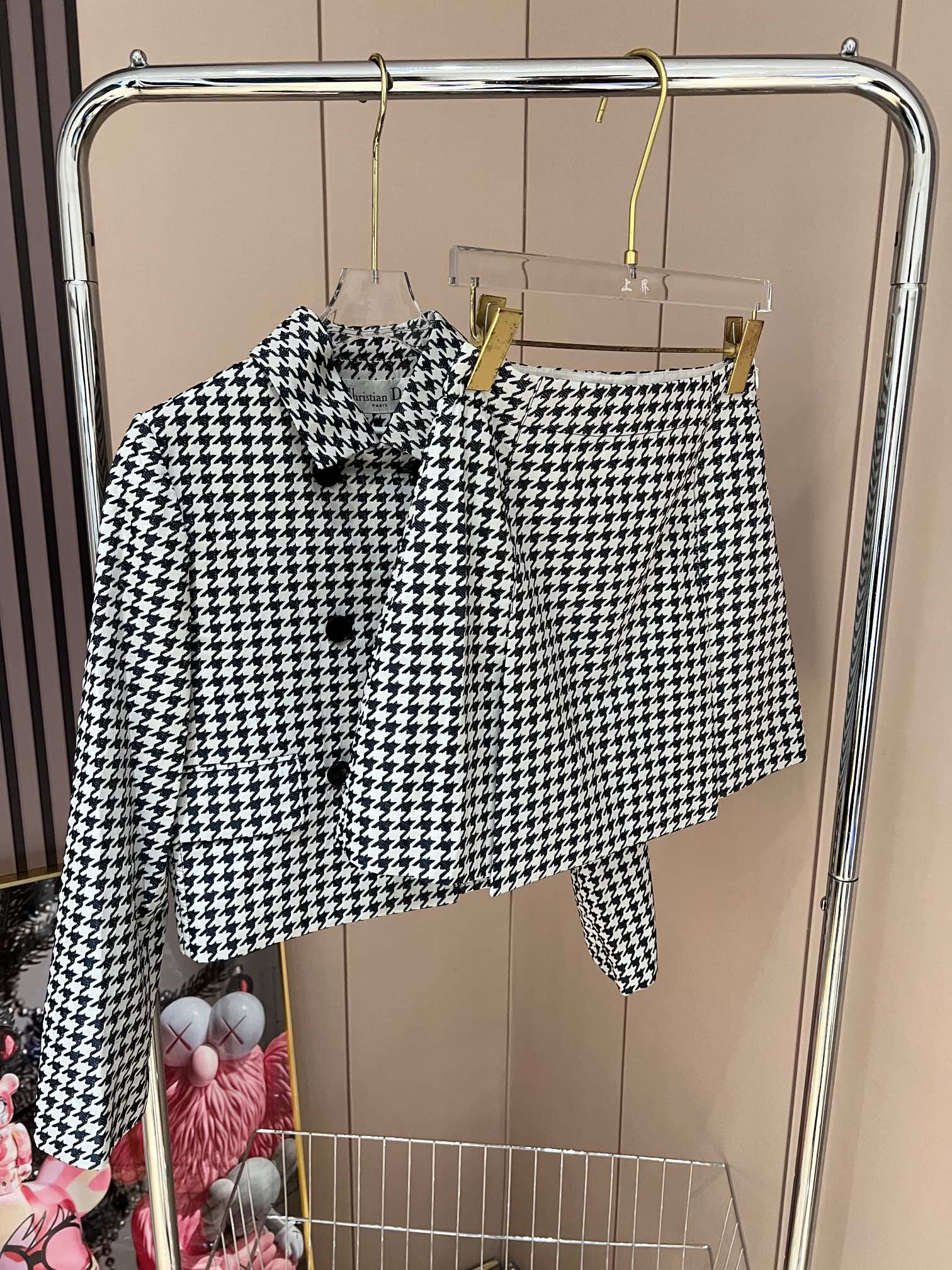 2022Dior 2022FW独家首发d🏠22早秋新款 经典千鸟格套装