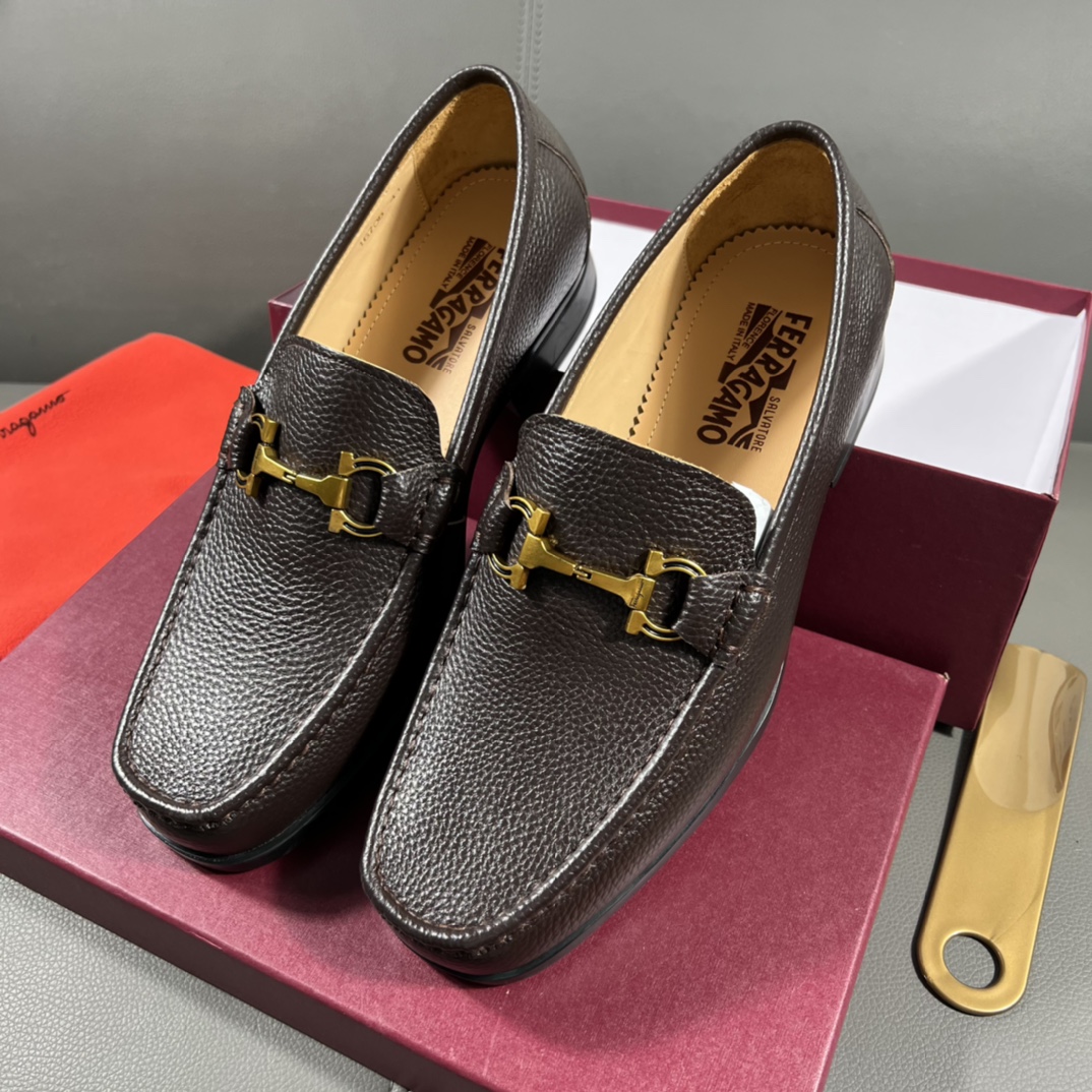 J0 菲拉格慕 Ferragamo 男鞋商务皮鞋.鞋面采用进口牛皮进口牛皮内里,官网打顶组合大底.打造时尚个性衬托你的与众不同,成功人士必备款经典款.38-44,45可定做