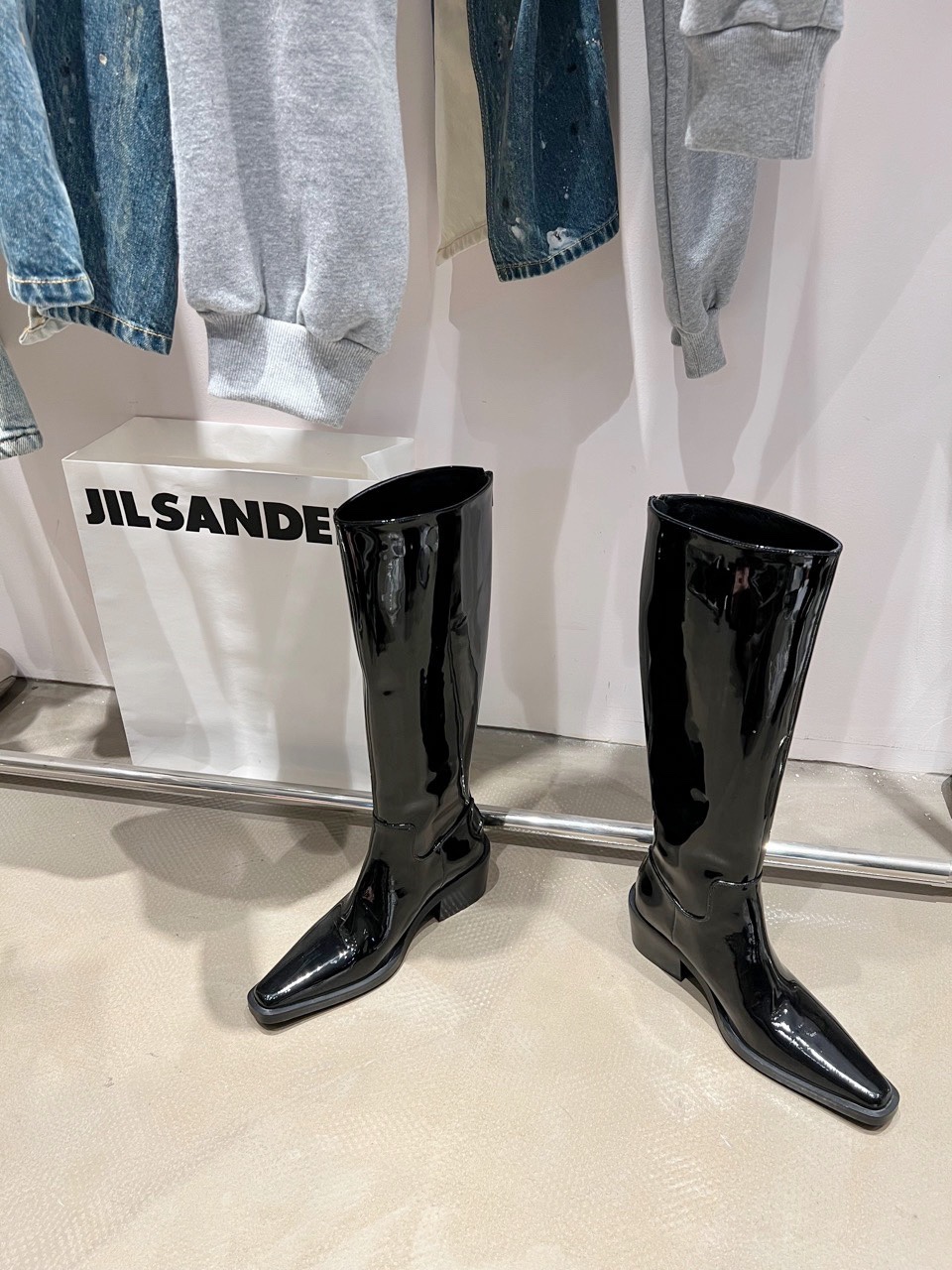 2022/fw Italian Cow Skin Shoes with Elevated Heel and Stylish Design - 图片 2