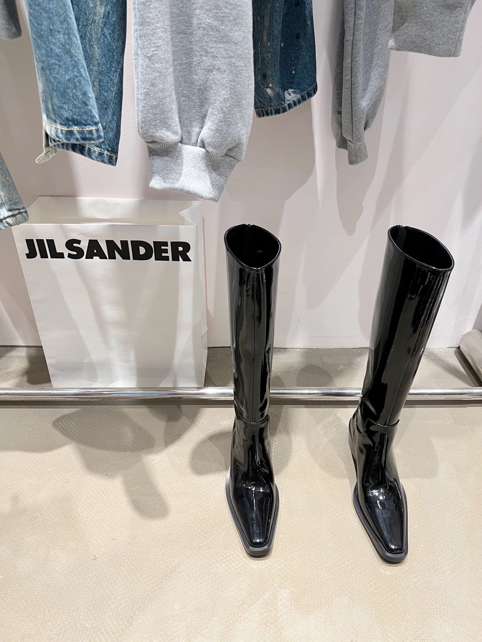 2022/fw Italian Cow Skin Shoes with Elevated Heel and Stylish Design - 图片 5
