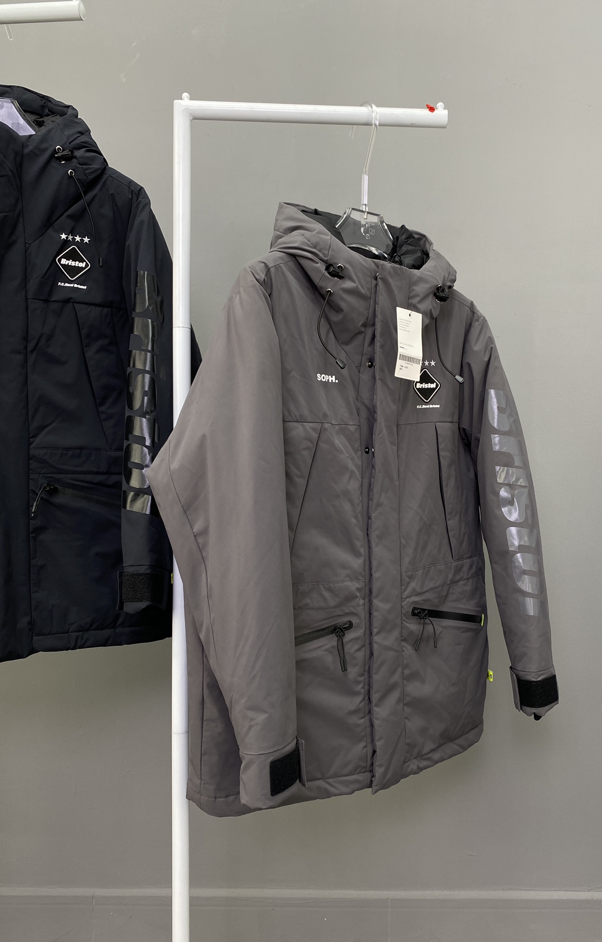 日潮巅峰品牌 F.C.Real Bristol DOWN BENCH COAT中长款羽绒服