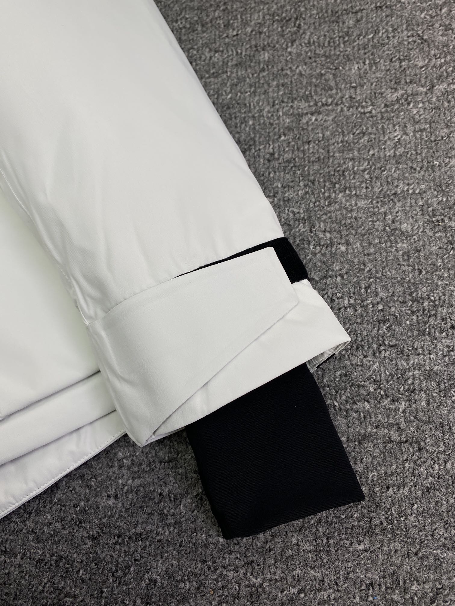 滑雪🏂服男女同款,现货 Prad* 织物面料夹克 长红标男士顶级户外型防水立领羽绒服保暖外套