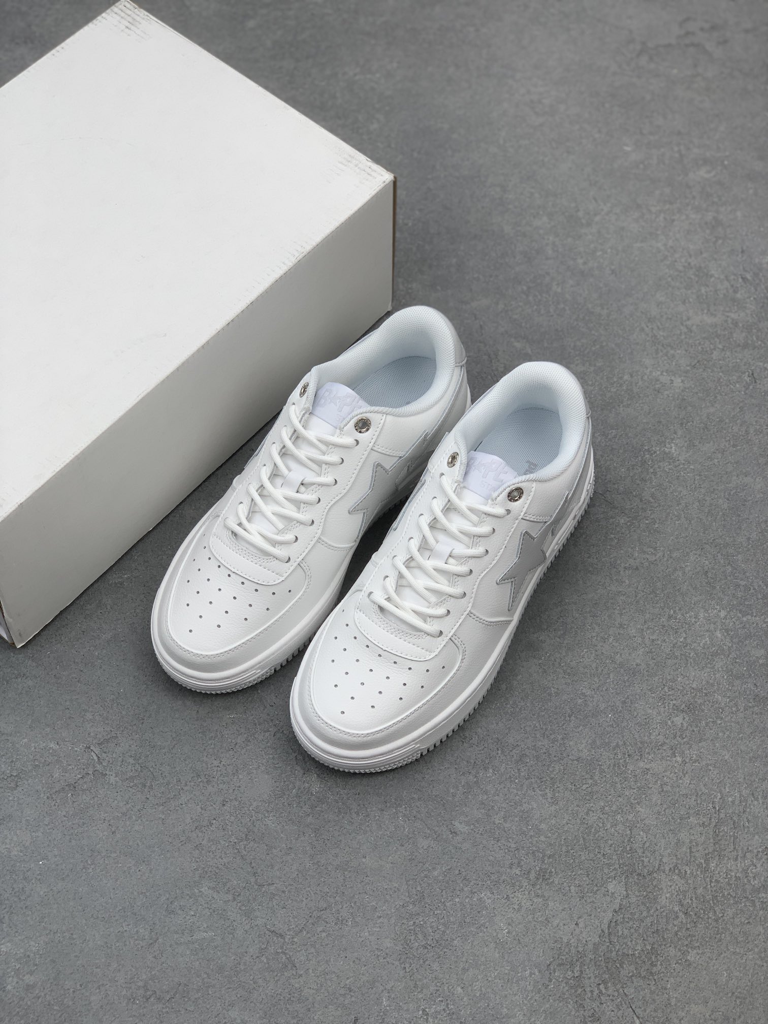 BAPE Sk8 Sta: Nigo's Low-Top Classic Skate Shoes - White 9 i1663822775 9423 7