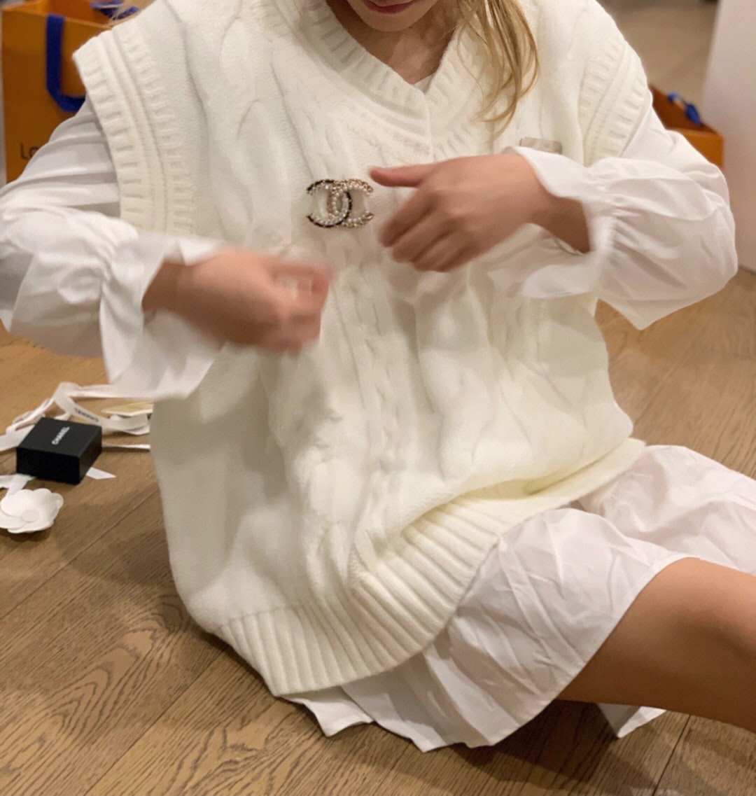 新款香奈儿胸针做工精致细腻👍🏻春夏秋冬🌟超百搭款[害羞]每个美女都能驾于
