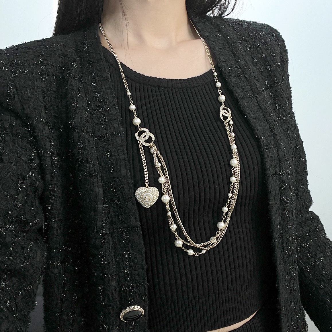 新款☑️CHANEL香奈儿双c桃心黑白钻毛衣链项链