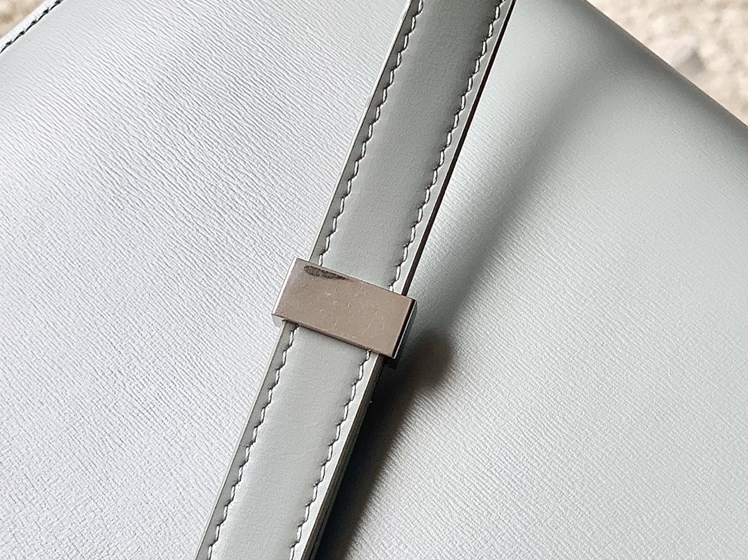 CELINE赛琳自然细牙签纹box牛皮肩背包164173