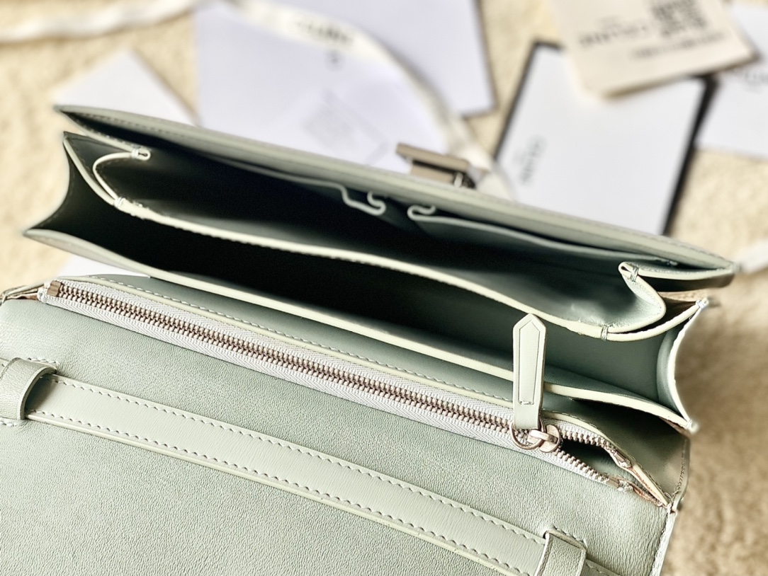 CELINE赛琳自然细牙签纹box牛皮肩背包164173