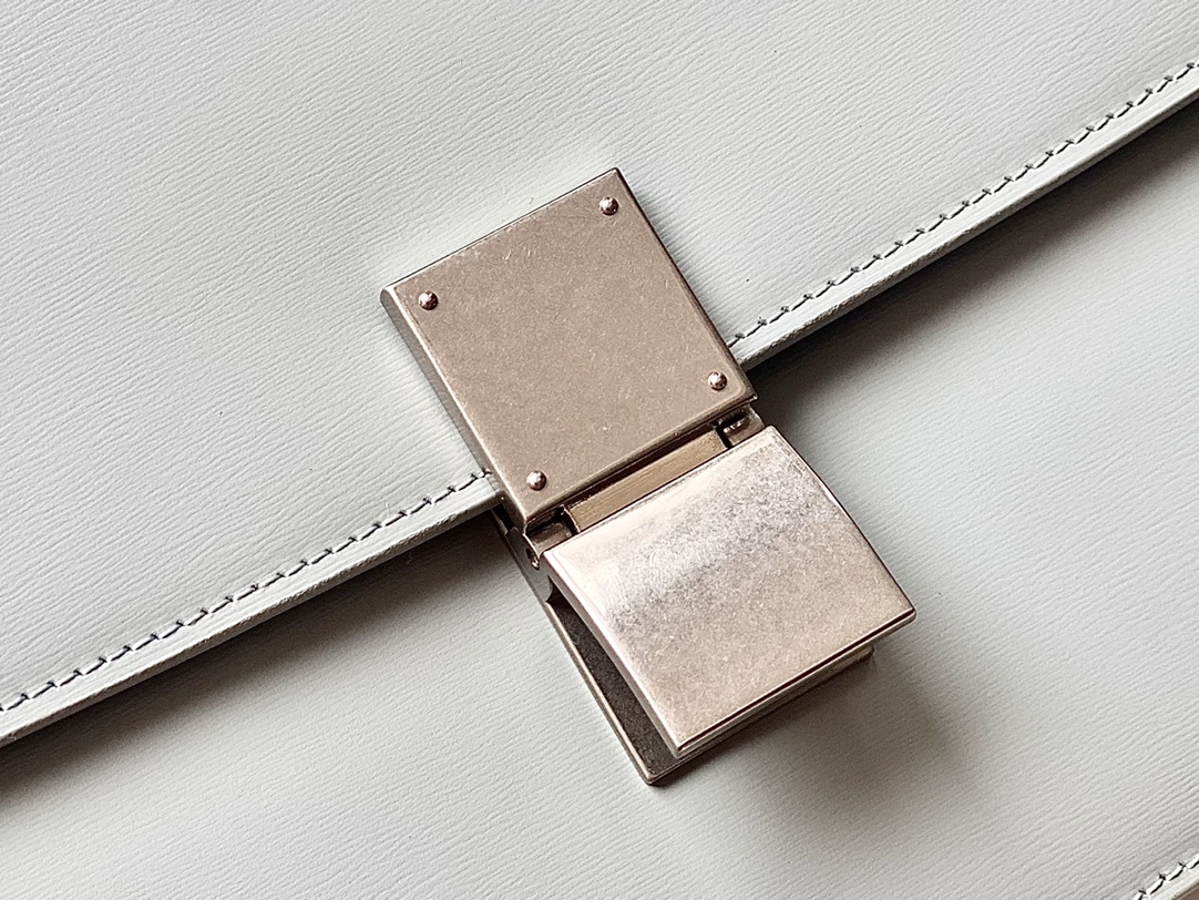 CELINE赛琳自然细牙签纹box牛皮肩背包164173