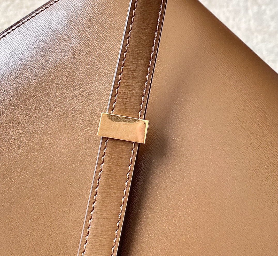 CELINE赛琳自然细牙签纹box牛皮肩背包164173