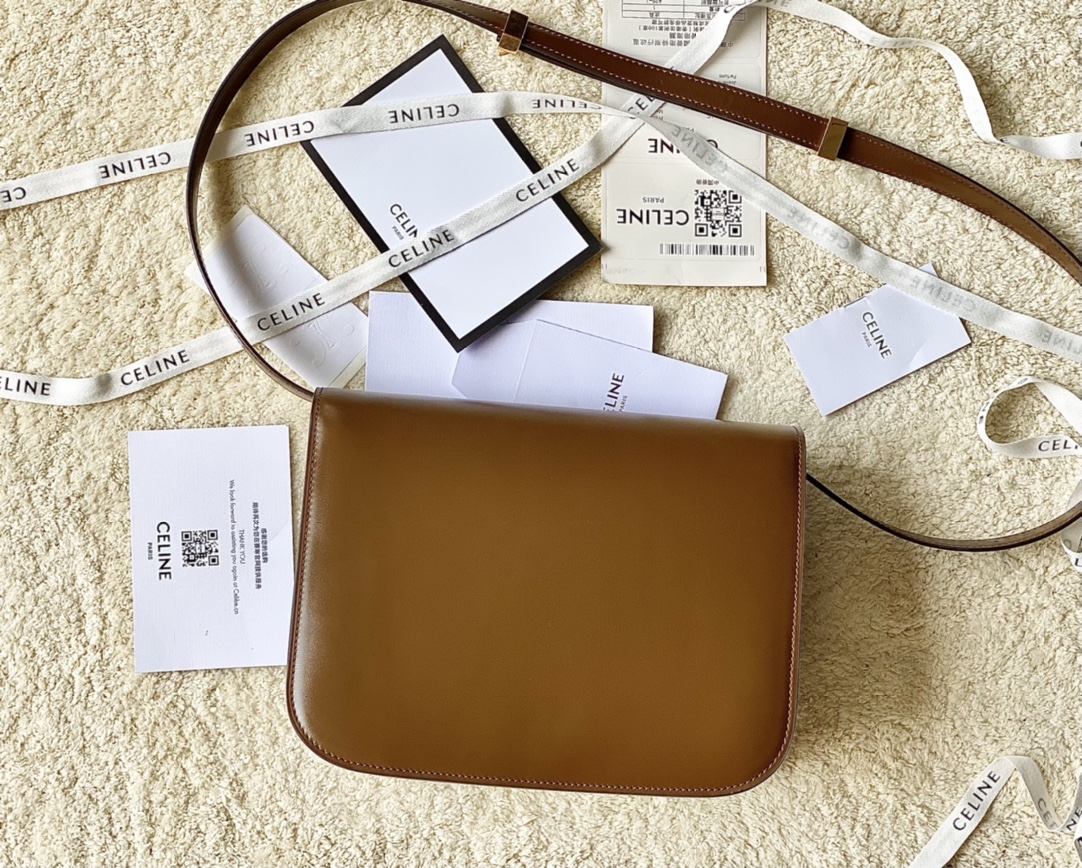 CELINE赛琳自然细牙签纹box牛皮肩背包164173