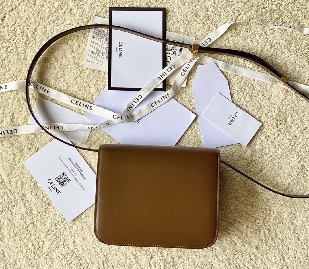 CELINE赛琳自然细牙签纹box牛皮肩背包192523