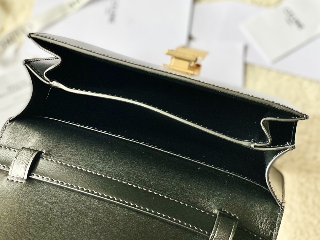 CELINE赛琳自然细牙签纹box牛皮肩背包192523