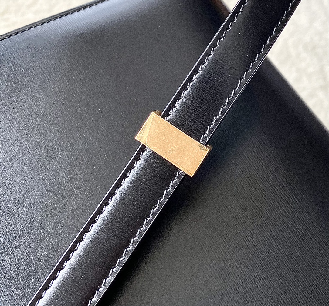 CELINE赛琳自然细牙签纹box牛皮肩背包192523