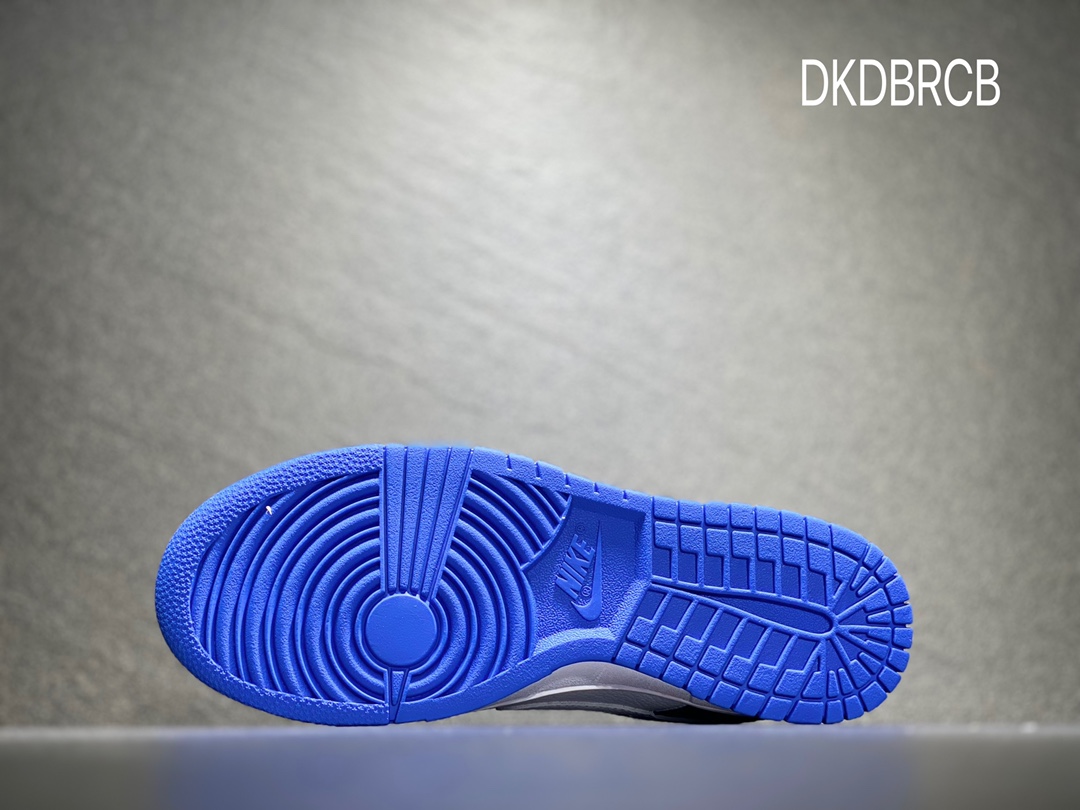 220 Nike SB dunk Low 低帮休闲运动滑板板鞋 FD9064-110
