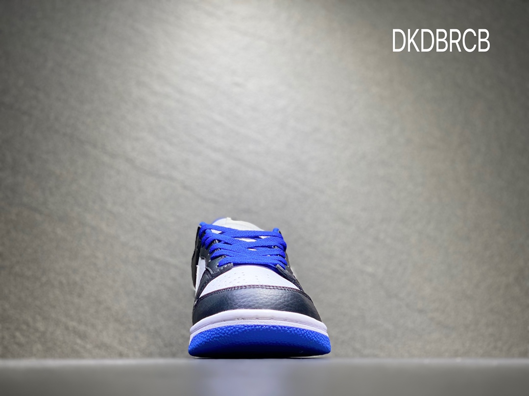 220 Nike SB dunk Low 低帮休闲运动滑板板鞋 FD9064-110